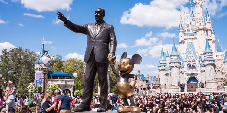 Disney Parks Mobile Order-and-Pay A Winner With Moms