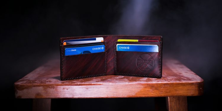 What's the Average Longevity of a Debit Card vs. a Reloadable Prepaid Card?