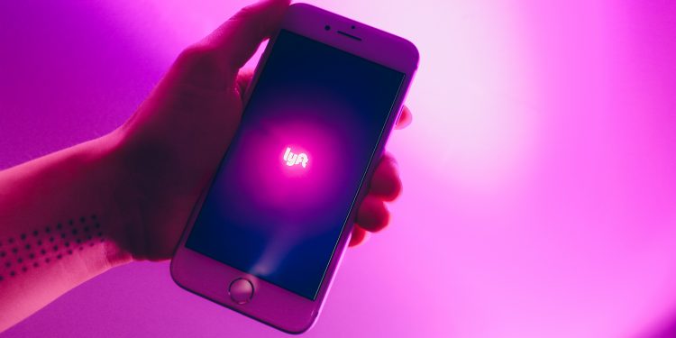 Lyft Offering Free Banking as an Employee Perk