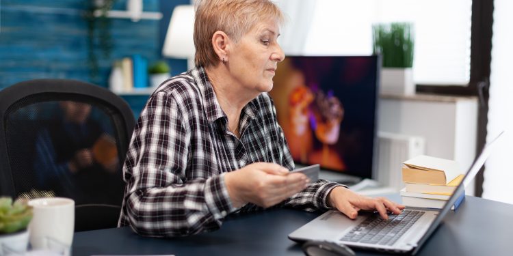 Credit Card Play, credit card late fees, Late Payments UK SMEs