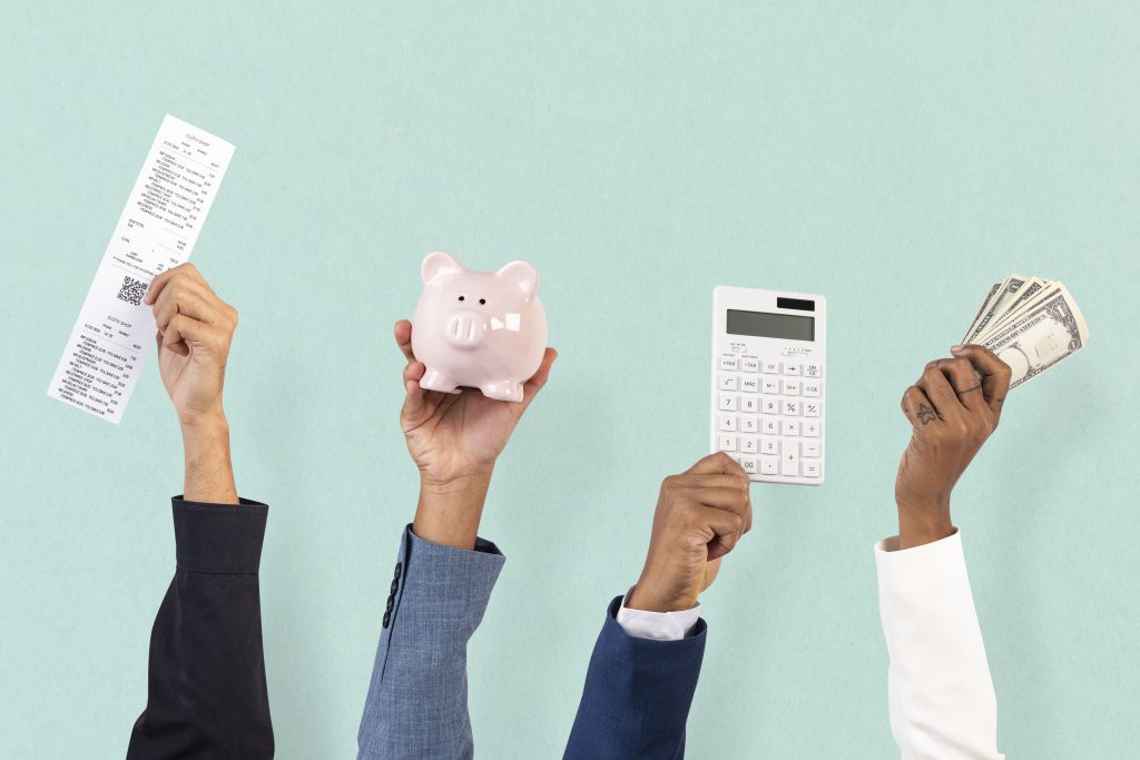 Singapore Paying Bills with Cash, millenials budgeting