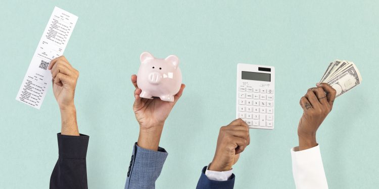 Singapore Paying Bills with Cash, millenials budgeting