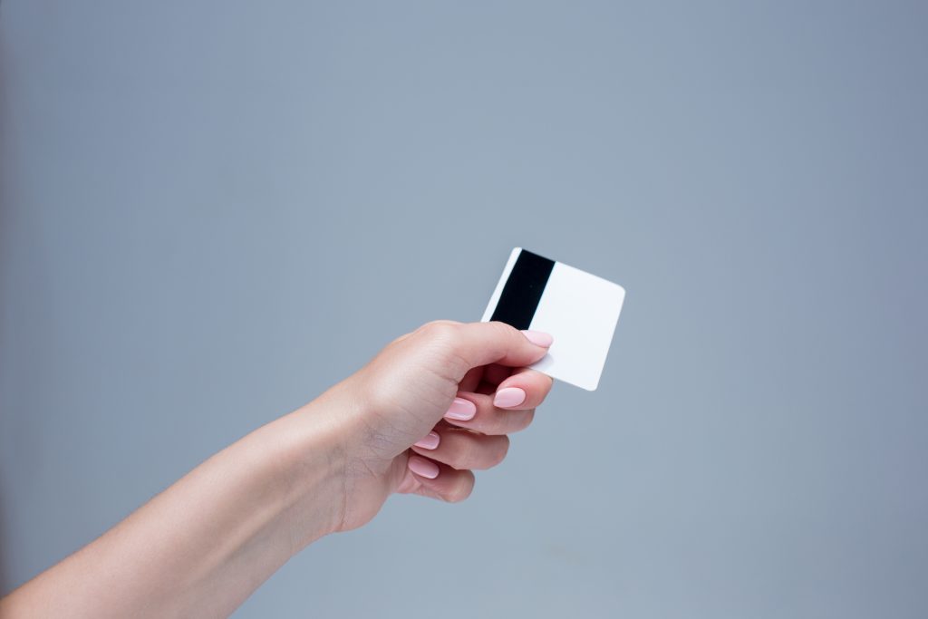 Square Card Debut Gives Canadian Merchants Real-Time Fund Access