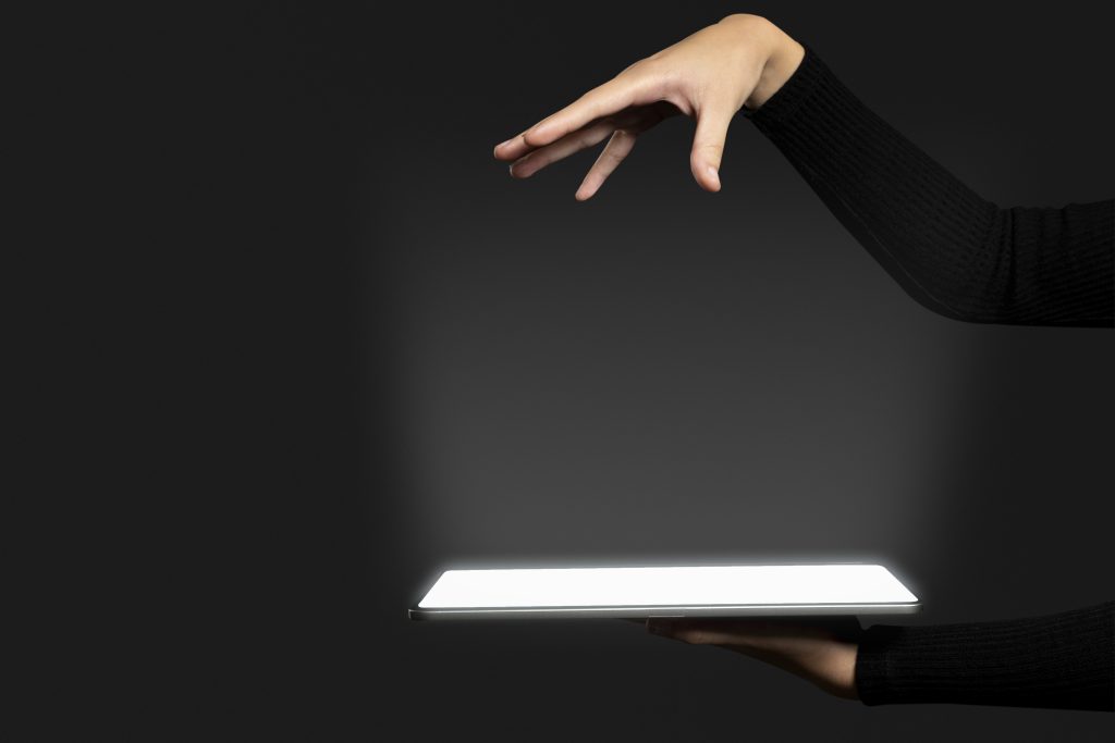 7-Eleven in Japan Introduces Holographic Self-Checkout Terminals