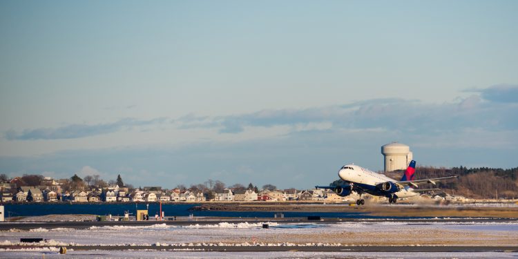 American Express Partners with Delta Air Lines to Offer BNPL Option