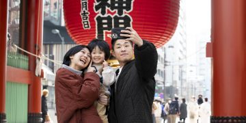 Japanese SmartBank Uses Prepaid App to Help Dual-Income Families