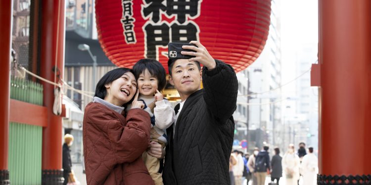 Japanese SmartBank Uses Prepaid App to Help Dual-Income Families