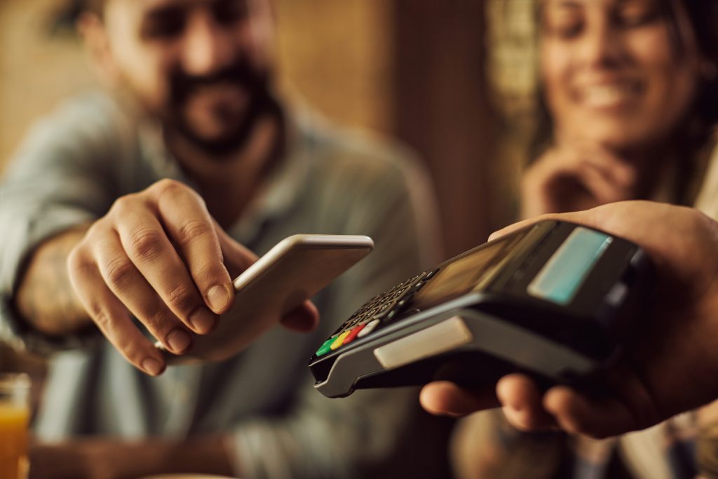 contactless payments, Paytm Contactless Payments, mobile wallets vs contactless cards, contactless payments cashless shopping, PayPal Here mobile credit card readers