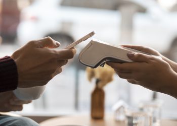 Dispatch From the Road: It’s All About Customer Service, physical vs digital consumer experience